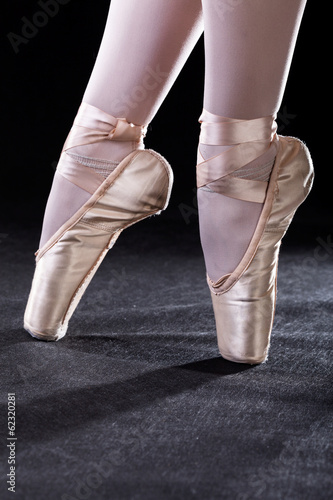 Naklejka samoprzylepna Pointe buty zbliżenie