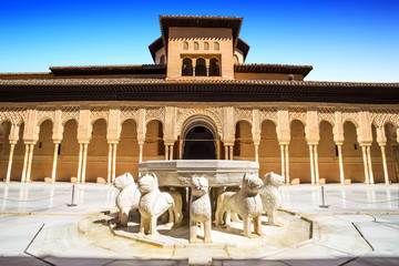 Fototapete - Famous Lion Fountain , Alhambra Palace,Granada (Andalusia),Spain