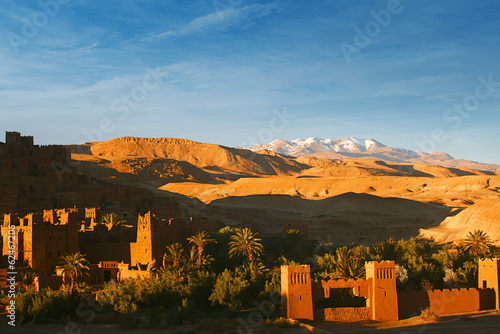 Obraz na płótnie canvas Ait benhaddou ksar kasbah, maroko, afryka, w zachodzie słońca