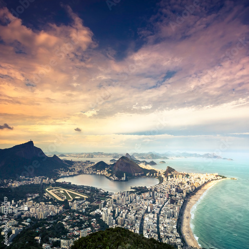 Board z aluminiowym obramowaniem Antenowy zmierzch widok Rio De Janeiro, Brazil