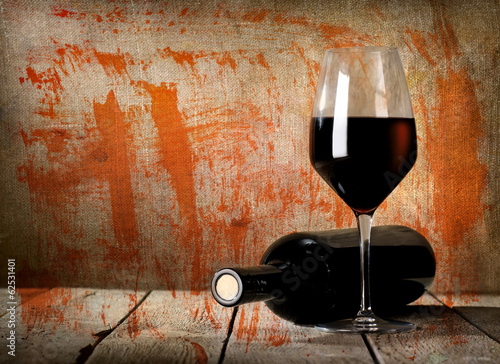 Board z aluminiowym obramowaniem Czarna butelka i czerwone wino vintage