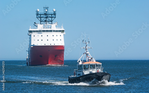 Obraz w ramie Supply Ship with Pilot Boat