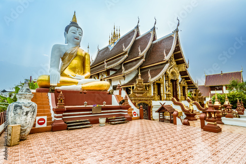 Obraz na płótnie canvas Tajlandzka buddyjska świątynia w Chiang mai, Thailand