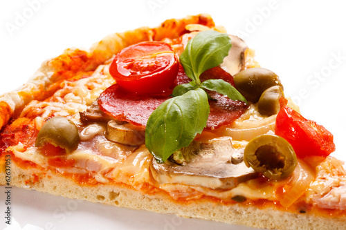 Board z aluminiowym obramowaniem Pizza na białym tle