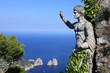 Statue romaine et vue sur les Fariglioni à Anacapri - Italie