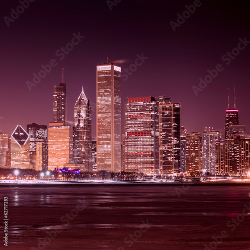 Plakat na papierze fotorealistycznym Centrum Chicago - zamarznięte jezioro michigan w nocy