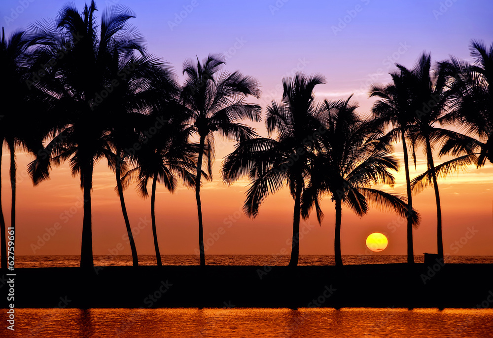 Hawaiian sunset on Big Island, Anaehoomalu Bay - obrazy, fototapety, plakaty 