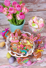 Wall Mural - easter table decoration with gingerbread cookies