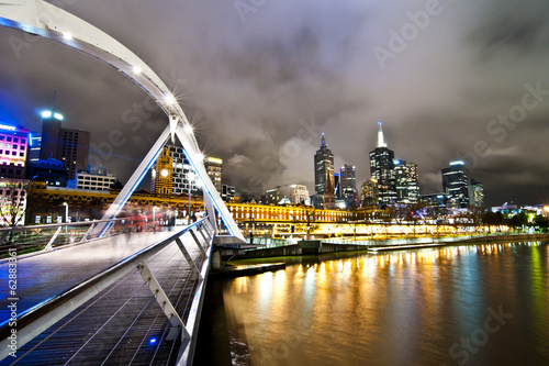 Naklejka samoprzylepna Most melbourne w nocy