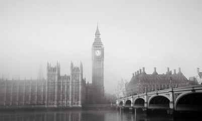 Fototapete - Palace of Westminster in fog