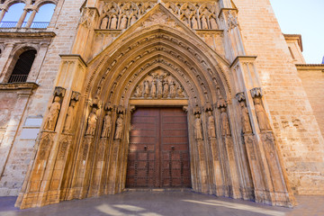 Wall Mural - Valencia Cathedral Apostoles door Tribunal de las Aguas