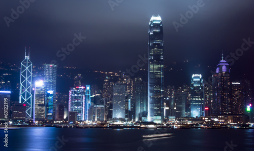 Board z aluminiowym obramowaniem Noc strzał z Hongkongu centrum finansowego i habour victoria