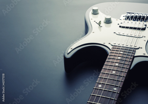 Board z aluminiowym obramowaniem Gitara elektryczna