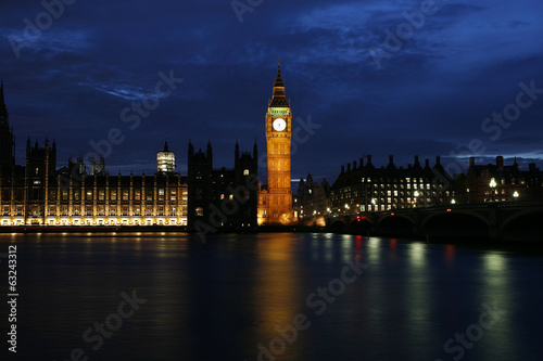 Obraz na płótnie canvas trzyczęściowy "tryptyk" Pałac westminster w nocy