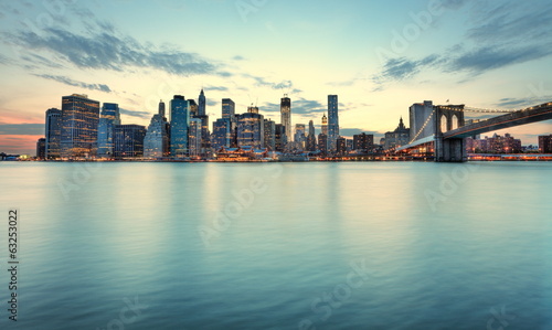 Board z aluminiowym obramowaniem Skyline de manhatta, new york.
