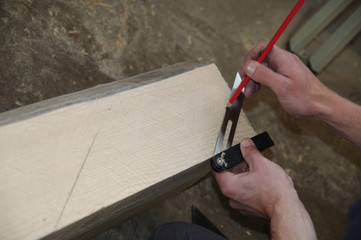 Wall Mural - menuisier au travail - fabrication d'escalier