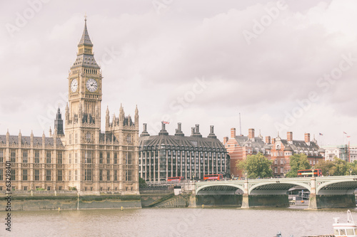 Obraz na płótnie canvas Big Ben i dom parlamentu w Londynie