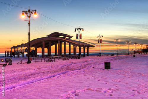Obraz na płótnie canvas trzyczęściowy "tryptyk" Plaża brighton, ny, wintertime
