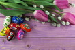 pisanki w tulipanach i baziach