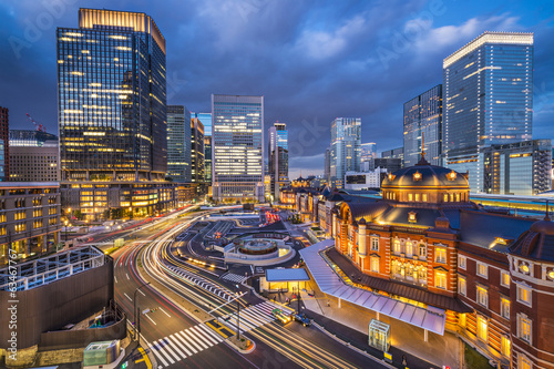 Fotoboard na płycie Marunouchi, tokyo, japonia
