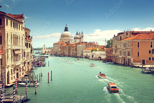 Obraz na płótnie canvas Kanał grande i bazylika santa maria della salute, wenecja, włochy