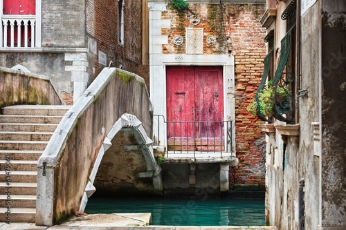 Fototapeta na wymiar Deatil old architecture in Venice