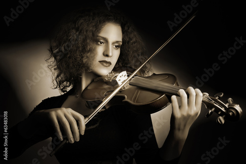Dekoracja na wymiar  skrzypek-muzyk-klasyczny-skrzypek