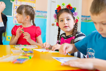 Fototapete - Childrenat kindergarten