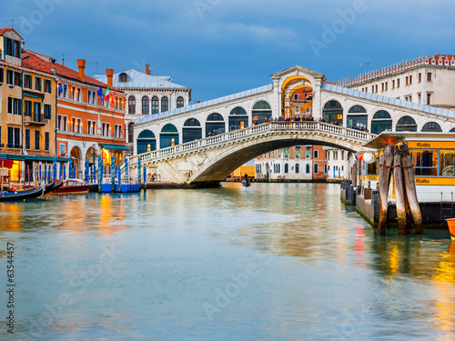 Tapeta ścienna Most Rialto o zmierzchu