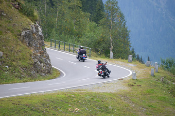 Wall Mural - Motorradfahrerer auf der Silvretta-Hochalpenstraße