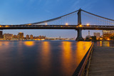 Fototapeta Nowy Jork - Manhattan Bridge At Night