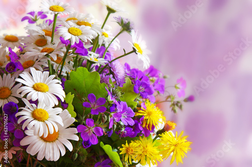 bukiet-kolorowych-kwiatow