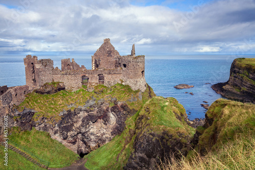 Naklejka samoprzylepna Dunluce ruiny zamku