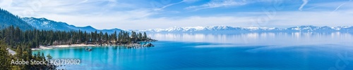 panorama-blekitnego-jeziora-tahoe-w-stanach-zjednoczonych
