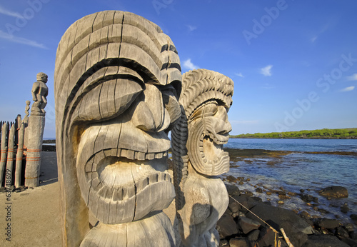 Fotografie, Obraz Ki'i Carving na Pu`uhonua O Honaunau na Big Island, Havaj