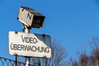 Kamera und Schild Videoüberwachung