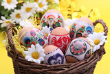 Fototapeta Storczyk - Koszyk wielkanocny z jajkami
