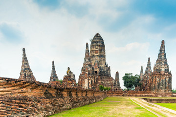 Wall Mural - Ruins of ancient Chaiwattanaram temple in Ayuttaya, Thailand