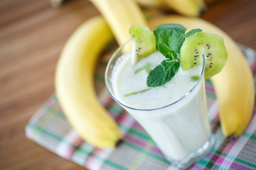 smoothie with kiwi and banana