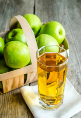 Sticker - Apple juice with fresh apples