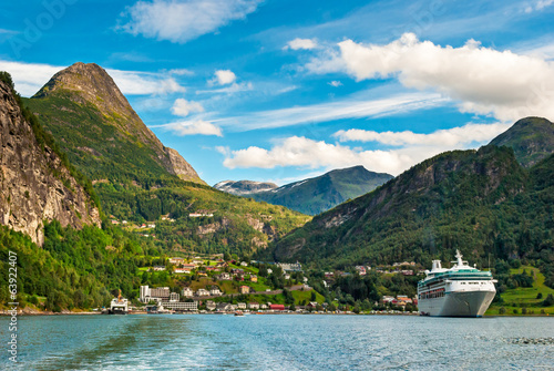 Board z aluminiowym obramowaniem Norwegia, fiord geiranger