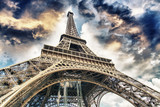 Fototapeta Fototapety z wieżą Eiffla - The Eiffel Tower from below