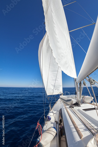 Obraz w ramie Sailing boat in the sea