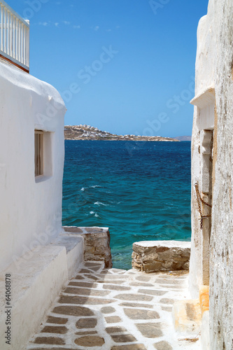 Naklejka na drzwi Traditional greek house on Mykonos island, Greece