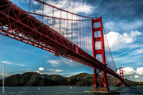 Obraz na płótnie canvas trzyczęściowy "tryptyk" Golden Gate Bridge jasne niebo