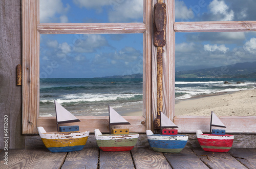 Naklejka na kafelki Sommerurlaub: Kreuzfahrtreise - Hintergrund Meer mit Booten