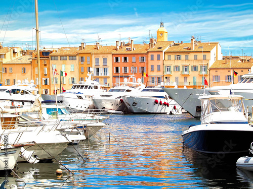 Board z aluminiowym obramowaniem Port jachtowy st.tropez, francja