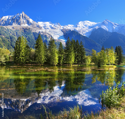 Obraz na płótnie canvas Górski kurort w chamonix we francji