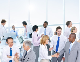 Poster - Group of Business People Meeting in the Office