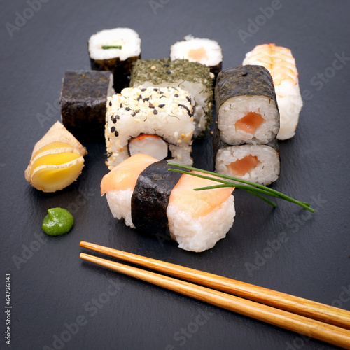 Naklejka samoprzylepna Świeże sushi